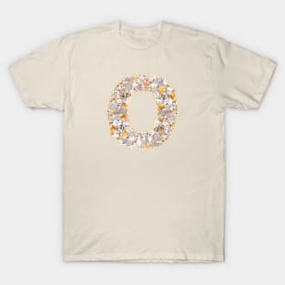 cat letter O(the cat forms the letter O) T-Shirt
